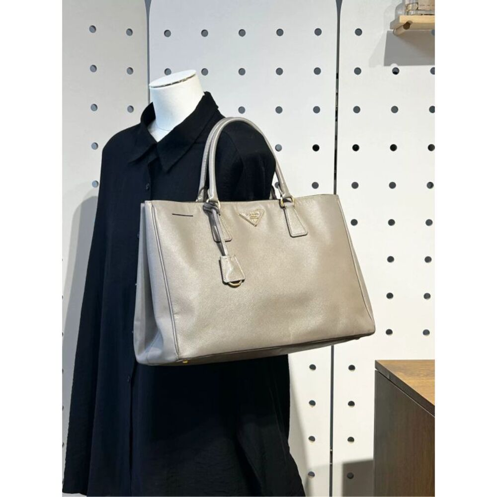 Prada Women Pre-Loved Bag Very Good Condition